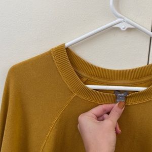 Crewneck sweater